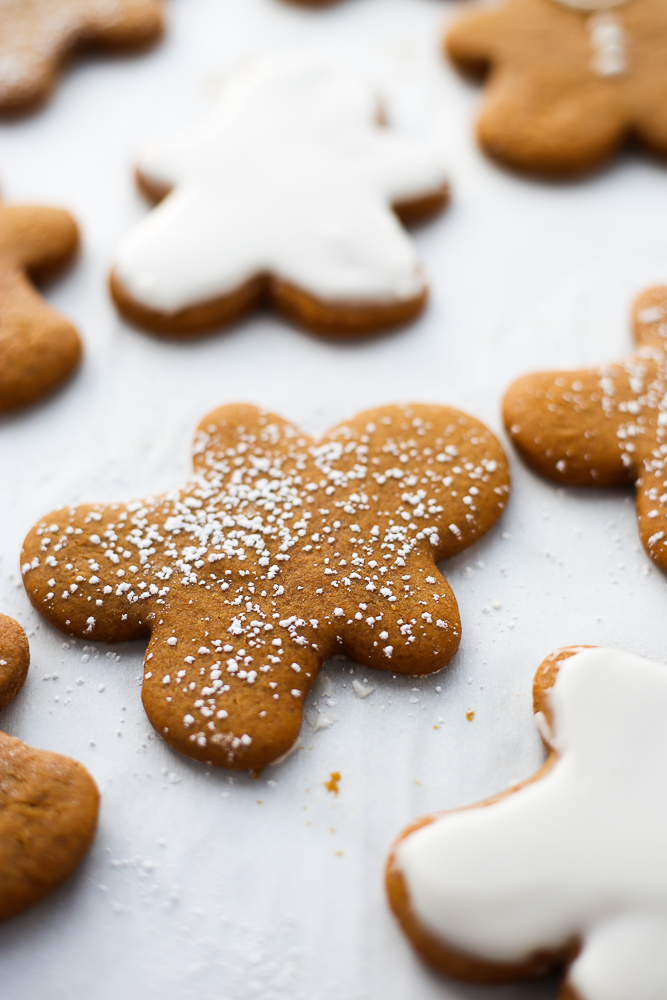 Best Soft And Chewy Gingerbread Cookies - 3 Scoops Of Sugar